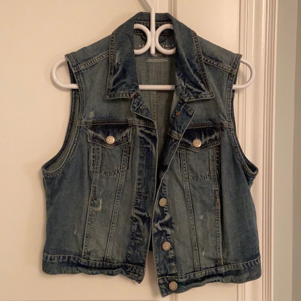No sleeve jean jacket
